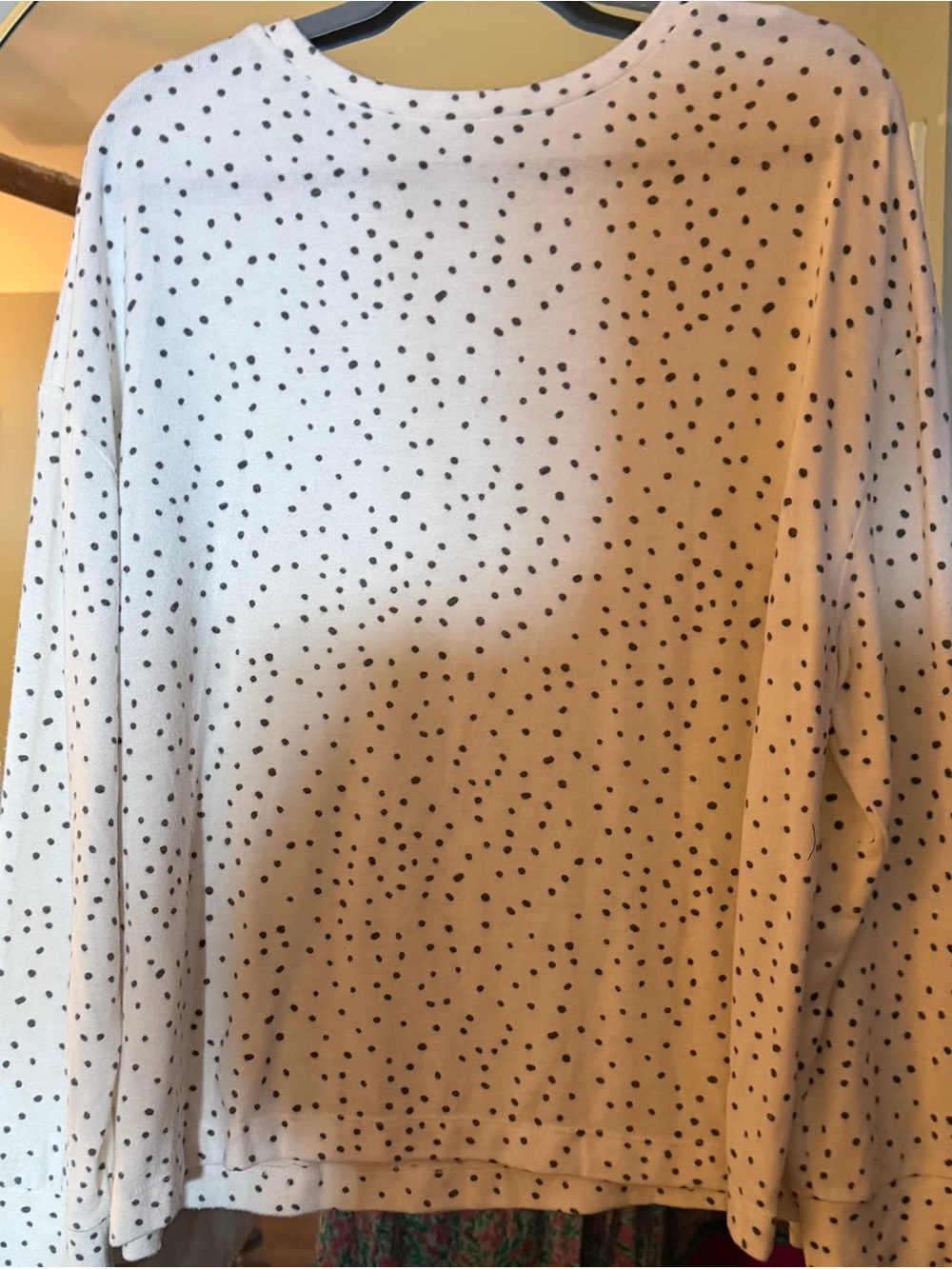 Time and Tru White Polka Dot Women’s Long-Sleeve Top